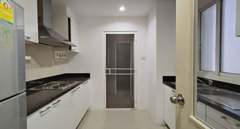 Condo en alquiler de 3 habitaciones en Khlong Toei, Bangkok