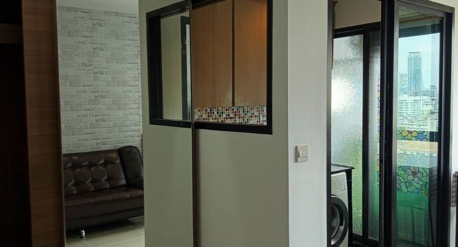 For rent studio condo in Sathon, Bangkok