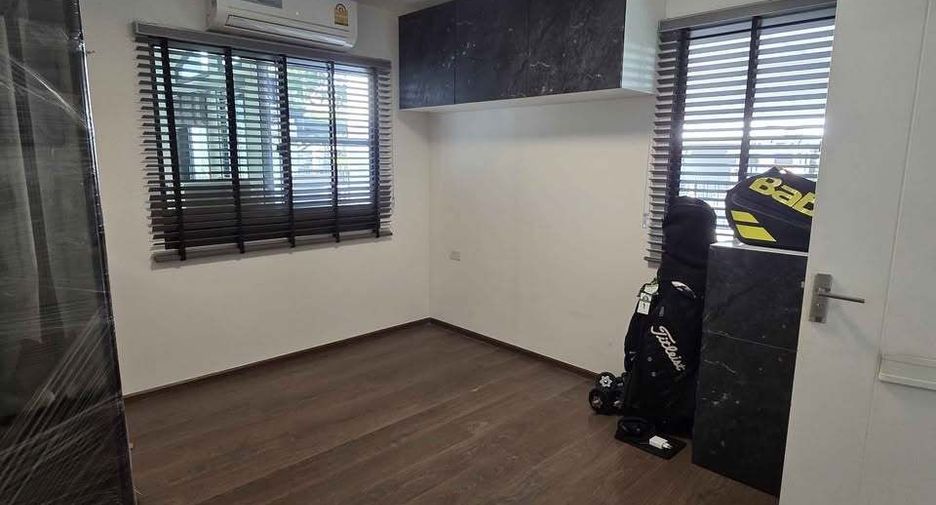 Casa en alquiler de 4 habitaciones en Bang Phli, Samut Prakan