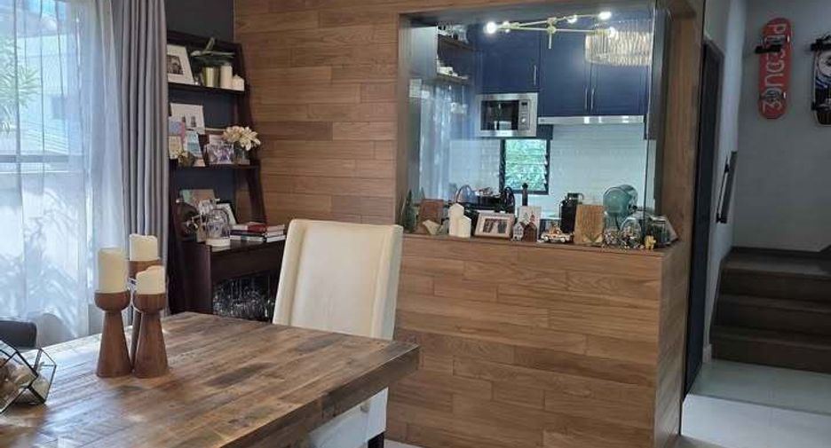 Casa en alquiler de 4 habitaciones en Bang Phli, Samut Prakan