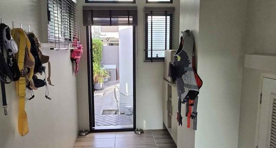 Casa en alquiler de 4 habitaciones en Bang Phli, Samut Prakan
