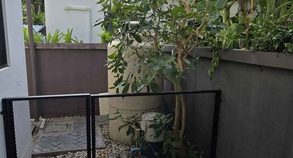 Casa en alquiler de 4 habitaciones en Bang Phli, Samut Prakan