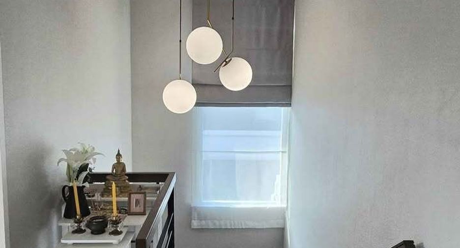 Casa en alquiler de 4 habitaciones en Bang Phli, Samut Prakan