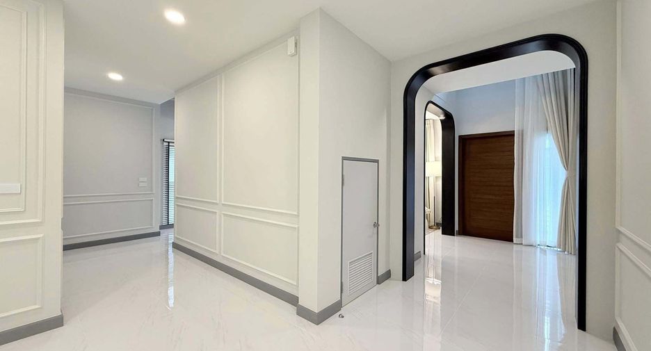 Casa en alquiler de 4 habitaciones en Bang Phli, Samut Prakan