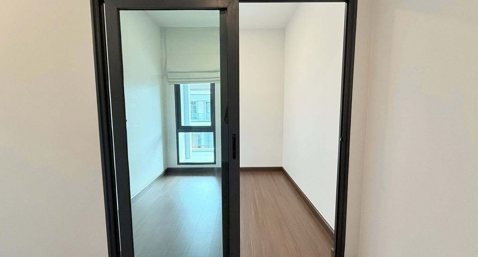 Casa en alquiler de 4 habitaciones en Bang Phli, Samut Prakan
