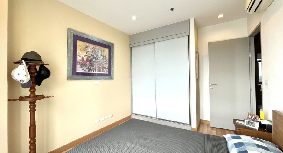 For sale 2 bedrooms condo in Phra Khanong, Bangkok
