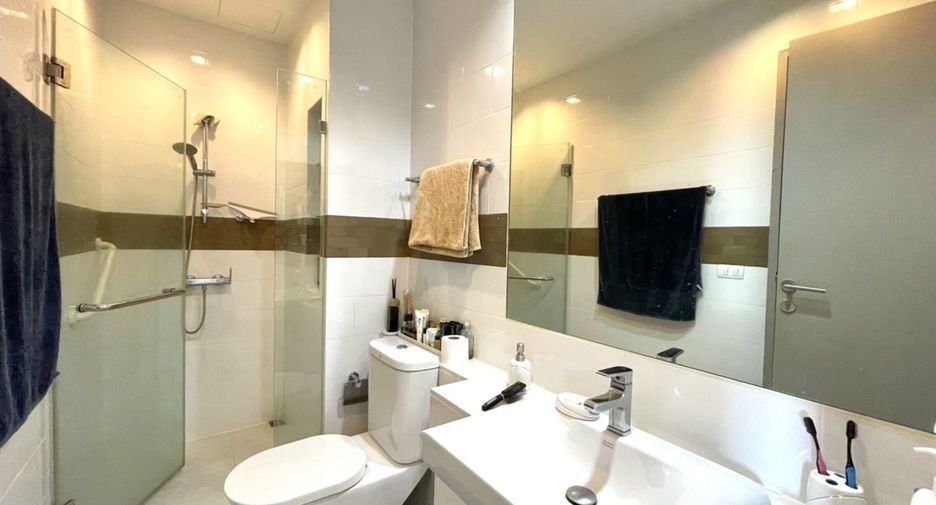 For sale 2 bedrooms condo in Phra Khanong, Bangkok