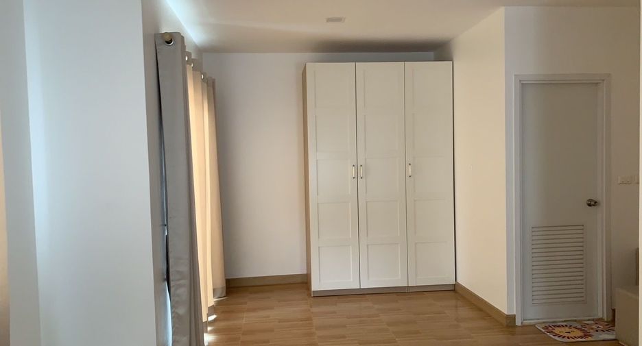 Casa en alquiler de 3 habitaciones en Bang Phli, Samut Prakan