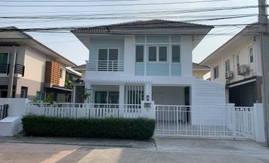 Casa en alquiler de 3 habitaciones en Bang Phli, Samut Prakan