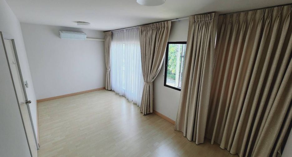 À vendre 3 chambres maison de ville à Prawet, Bangkok