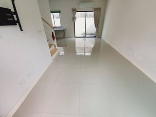 Продажа 3 спальни таунхаус в Пращет, Бангкок