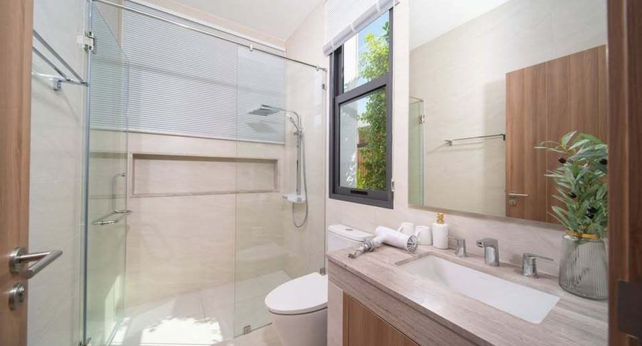 For rent 4 bedrooms villa in Mueang Phuket, Phuket