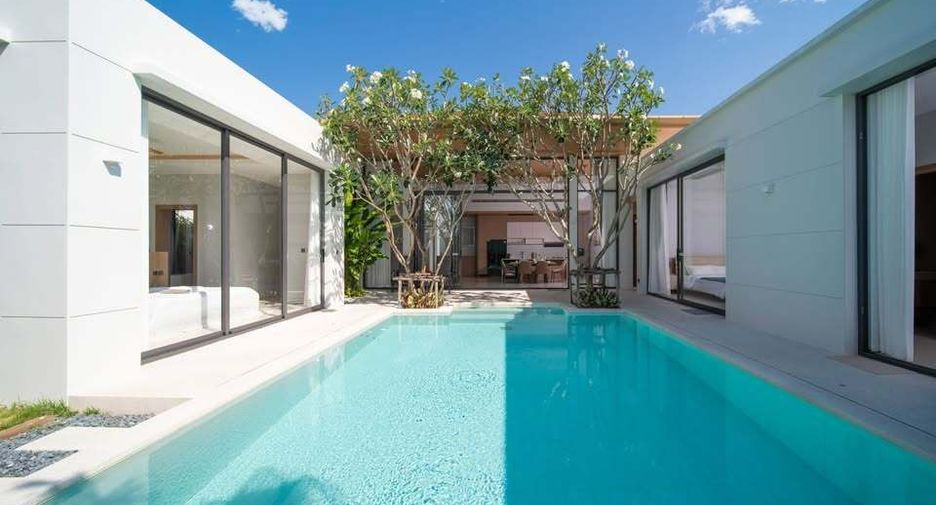For rent 4 bedrooms villa in Mueang Phuket, Phuket