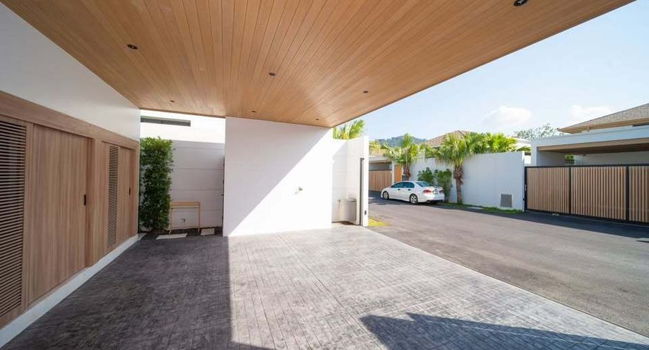 For rent 4 bedrooms villa in Mueang Phuket, Phuket