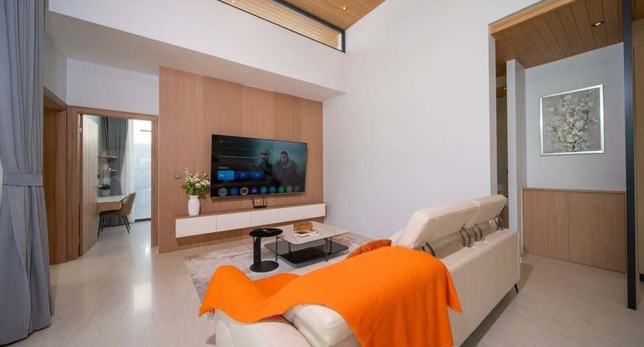 For rent 4 bedrooms villa in Mueang Phuket, Phuket