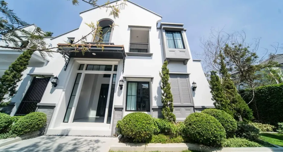 For rent 4 bedrooms house in Saphan Sung, Bangkok