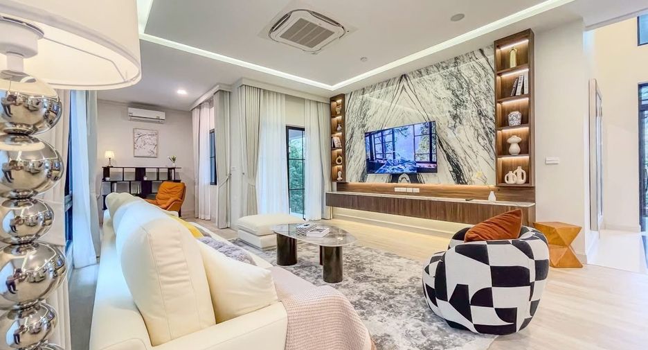 For rent 4 bedrooms house in Saphan Sung, Bangkok