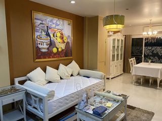 Reihenhaus zur Miete mit 3 Zimmer in Yan Nawa, Bangkok