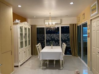 Reihenhaus zur Miete mit 3 Zimmer in Yan Nawa, Bangkok