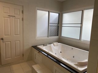 Reihenhaus zur Miete mit 3 Zimmer in Yan Nawa, Bangkok