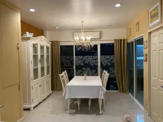 出租 3 卧室 联排别墅 在 Yan Nawa, 曼谷