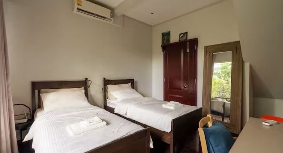For rent 2 bedrooms house in Yan Nawa, Bangkok