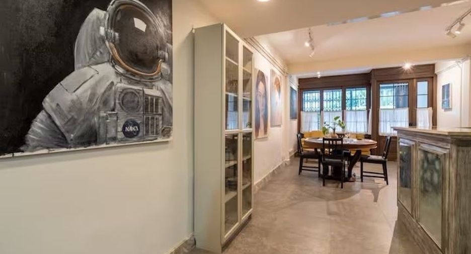 For rent 2 bedrooms house in Yan Nawa, Bangkok