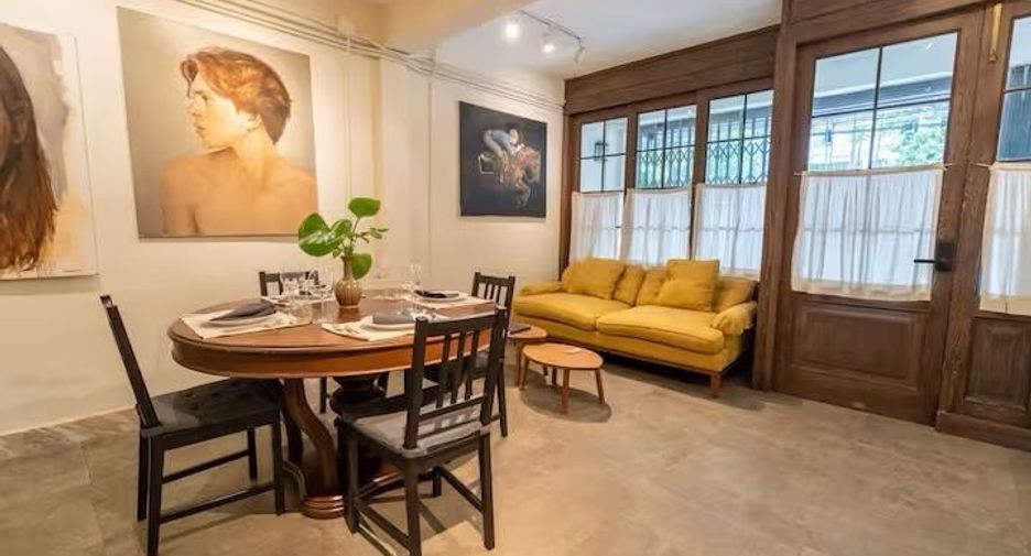 For rent 2 bedrooms house in Yan Nawa, Bangkok
