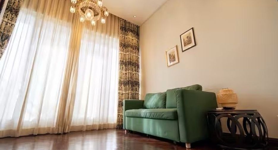 For rent 2 bedrooms house in Yan Nawa, Bangkok