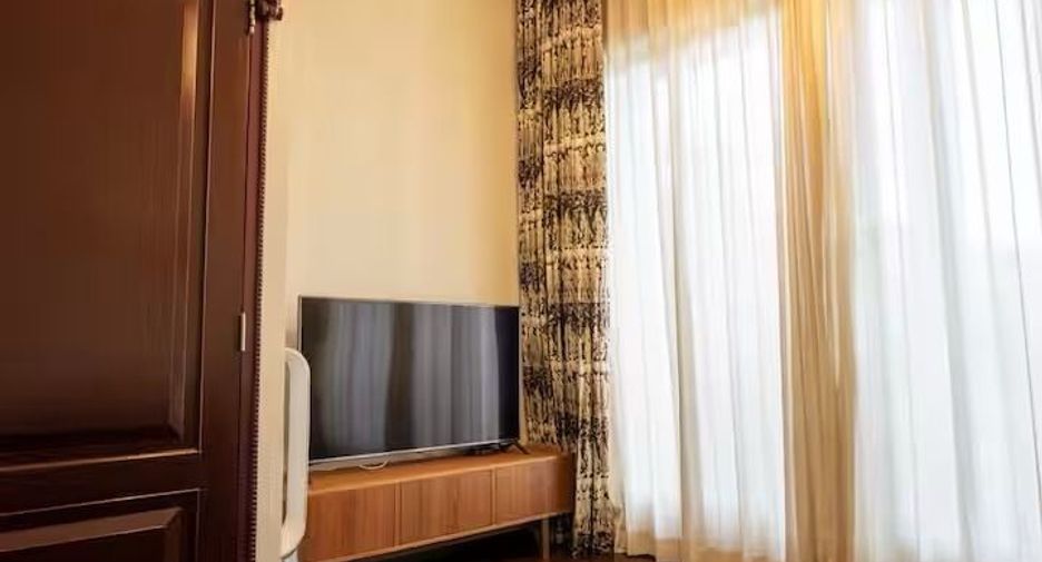 For rent 2 bedrooms house in Yan Nawa, Bangkok