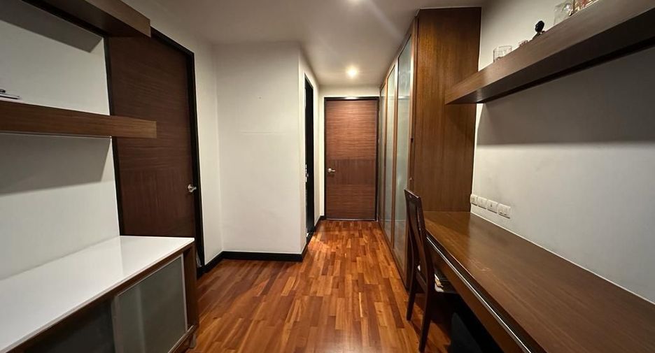 For sale 2 bedrooms condo in Watthana, Bangkok