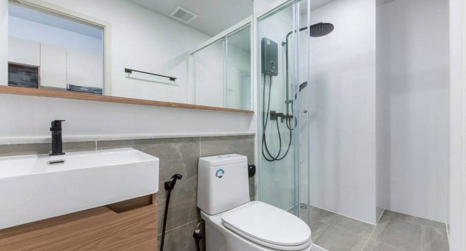 Wohnung zur Miete mit Studio in Khlong Toei, Bangkok