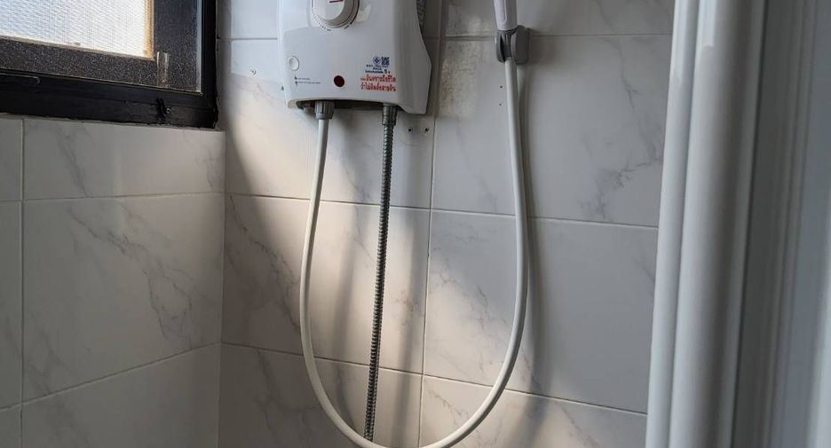 For rent 3 bedrooms house in Watthana, Bangkok