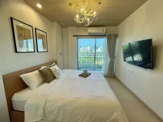 For rent 3 ベッドルーム condo in Huai Khwang, Bangkok