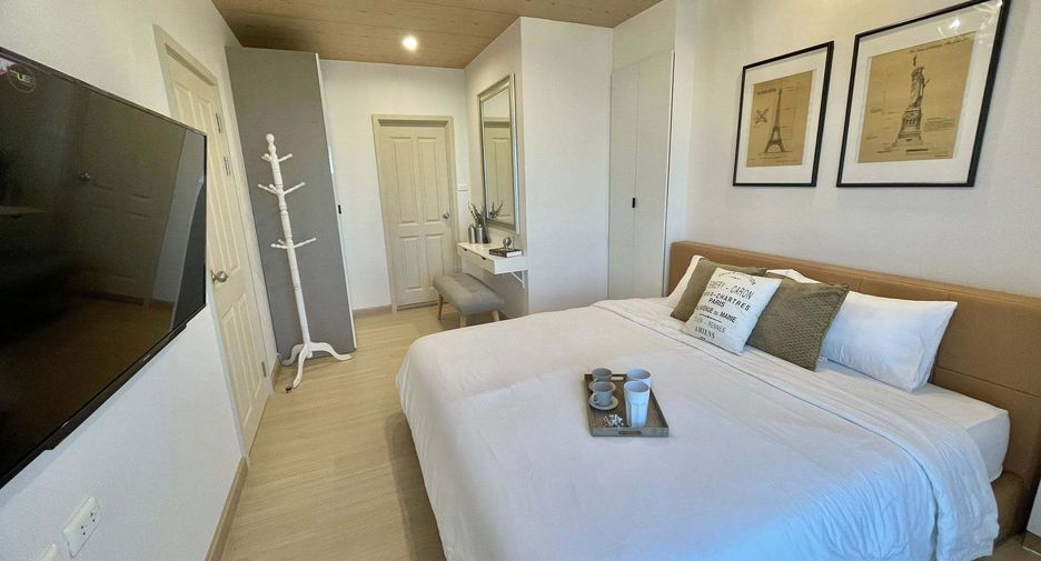 Wohnung zur Miete mit 3 Zimmer in Huai Khwang, Bangkok
