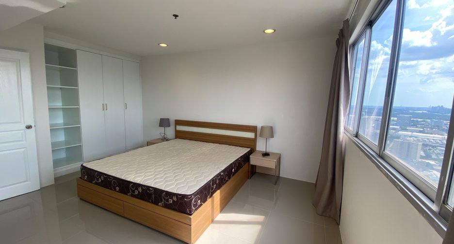 For rent 2 bedrooms apartment in Khlong Toei, Bangkok