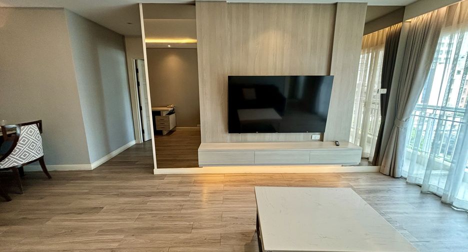 For rent 2 bedrooms condo in Watthana, Bangkok