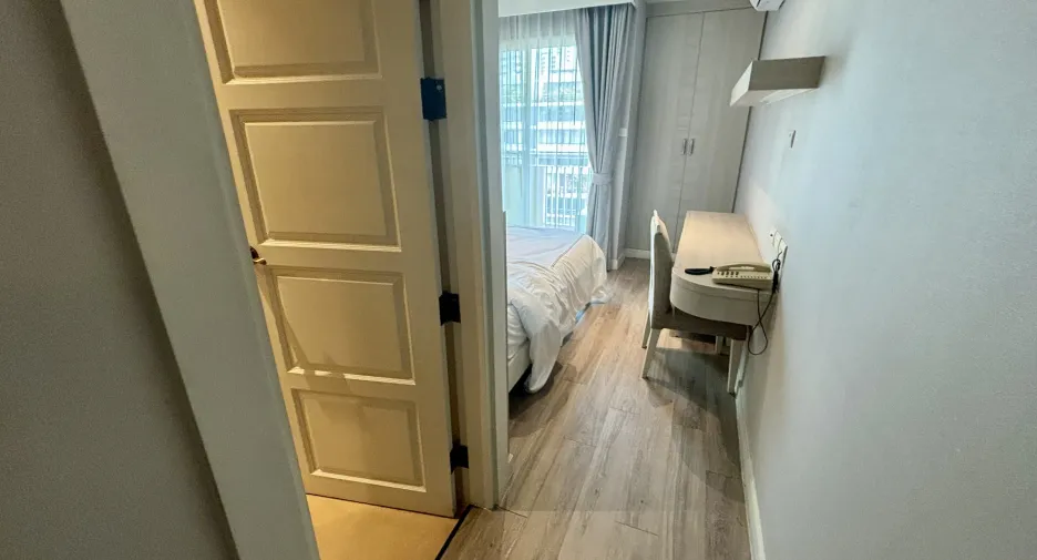 For rent 2 bedrooms condo in Watthana, Bangkok