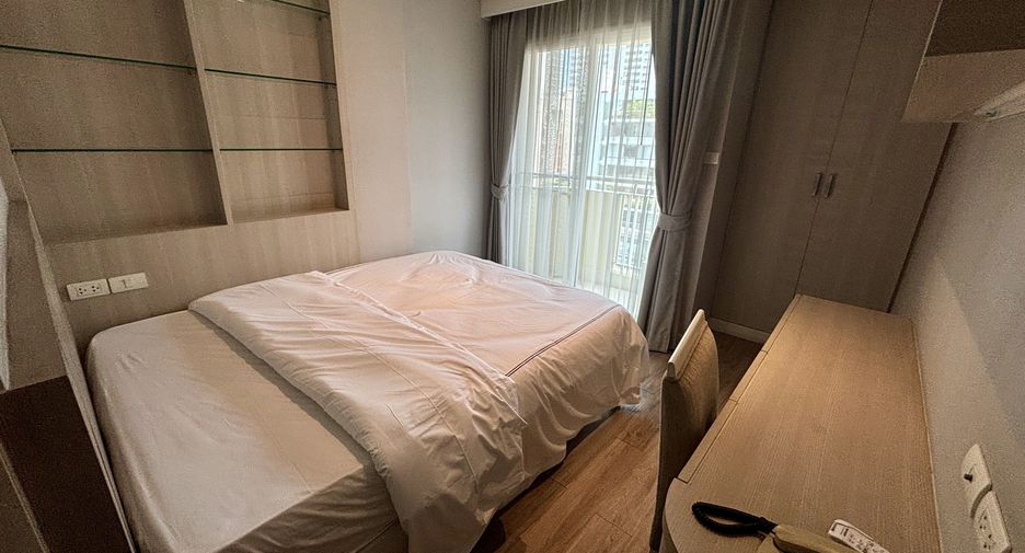 For rent 2 bedrooms condo in Watthana, Bangkok