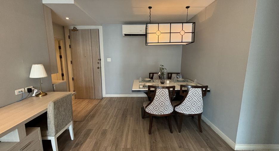 For rent 2 bedrooms condo in Watthana, Bangkok