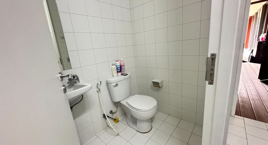 Apartment zur Miete mit 3 Zimmer in Watthana, Bangkok