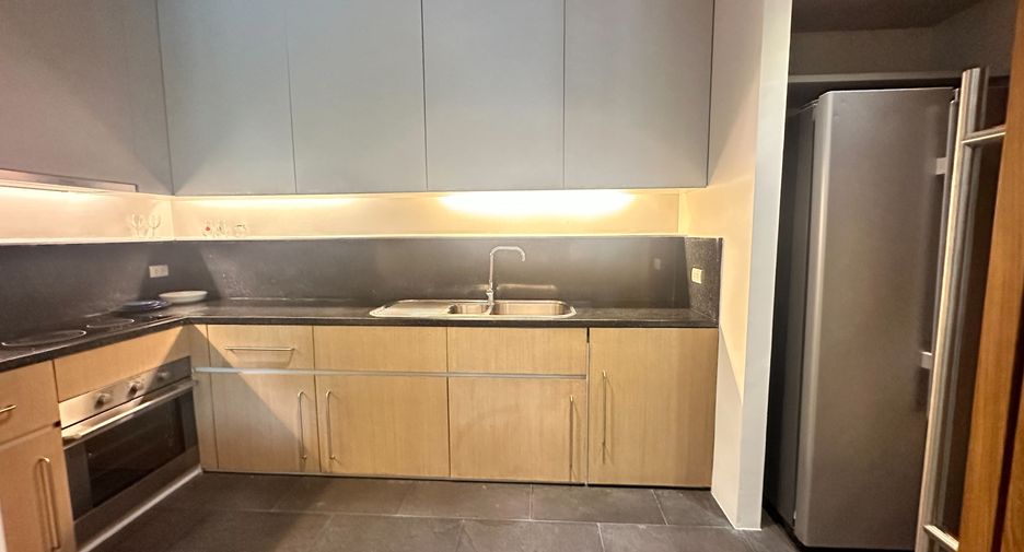 Apartment zur Miete mit 3 Zimmer in Watthana, Bangkok