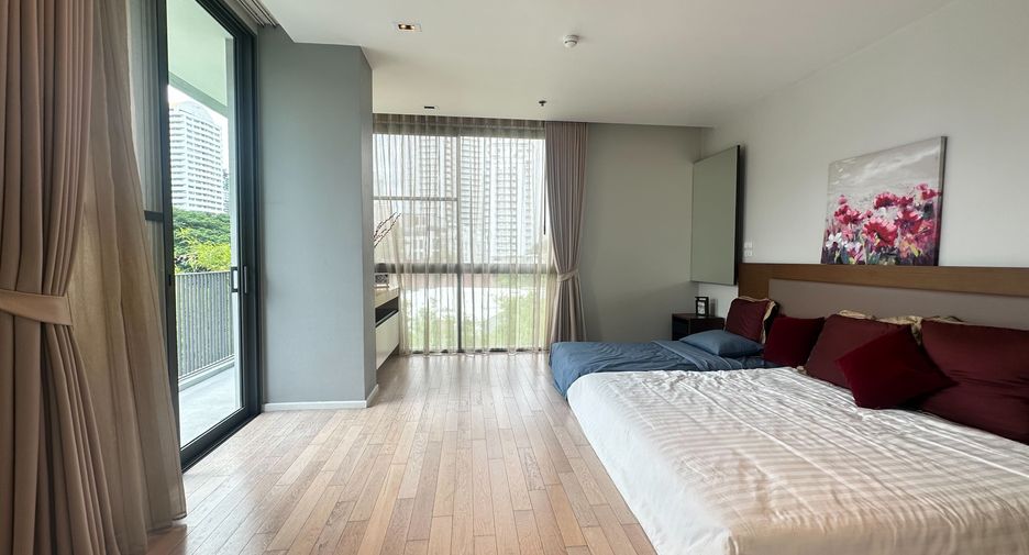 For rent 2 bedrooms apartment in Watthana, Bangkok