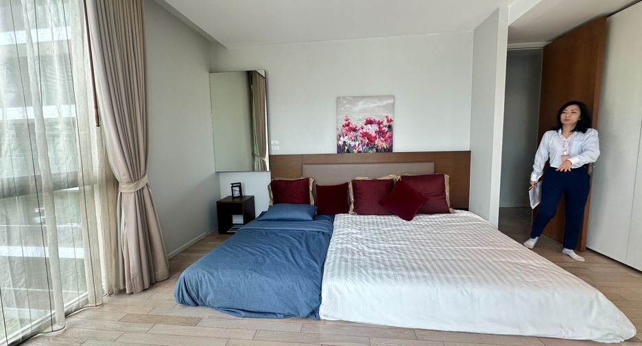 For rent 2 bedrooms apartment in Watthana, Bangkok
