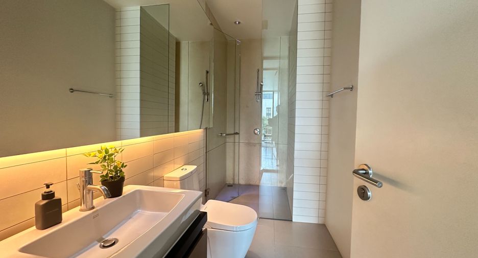For rent 2 bedrooms apartment in Watthana, Bangkok