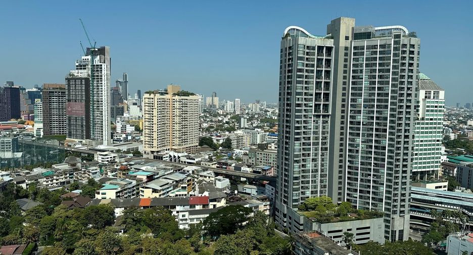Wohnung zur Miete mit Studio in Khlong Toei, Bangkok