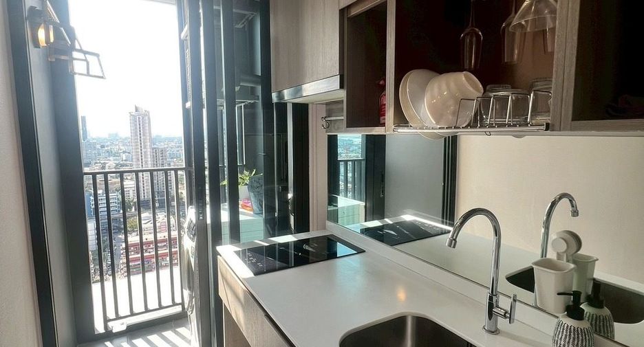 For rent 1 bed condo in Watthana, Bangkok
