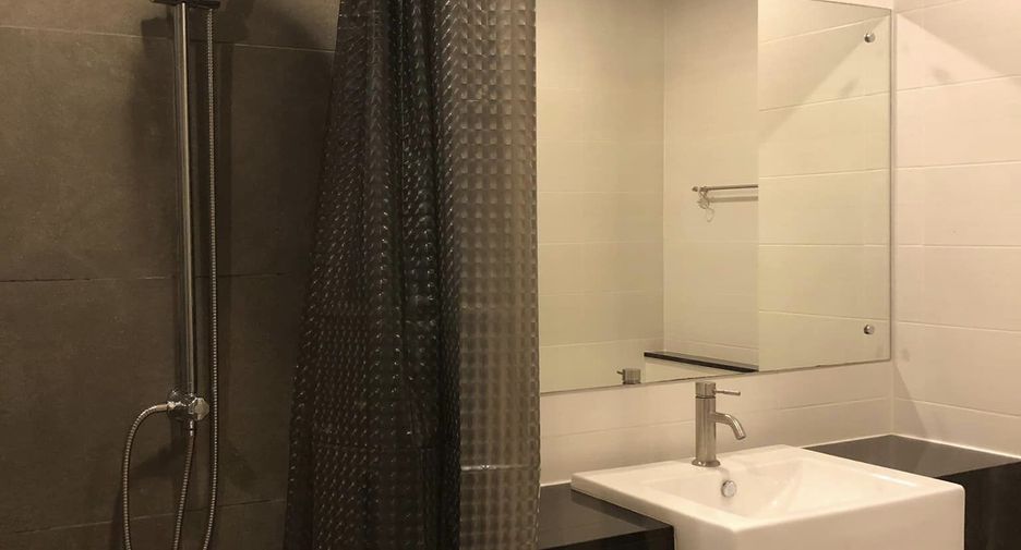 For rent 1 bed condo in Huai Khwang, Bangkok