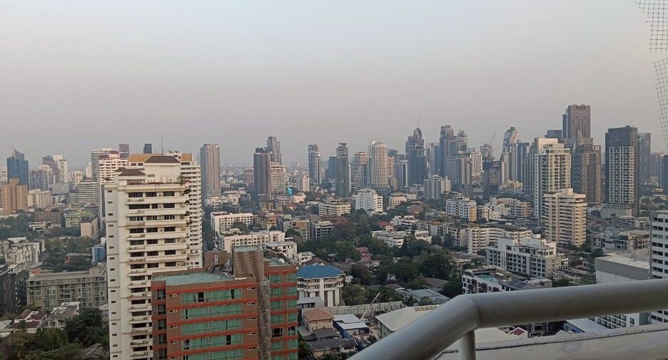 For rent 2 bedrooms condo in Khlong Toei, Bangkok