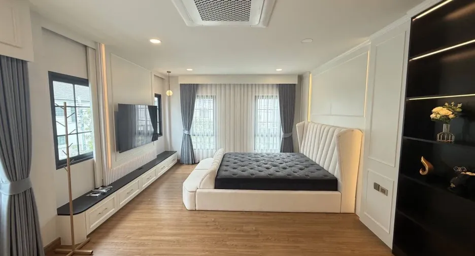 Аренда 4 спальни дом в Bang Phli, Самутпракан